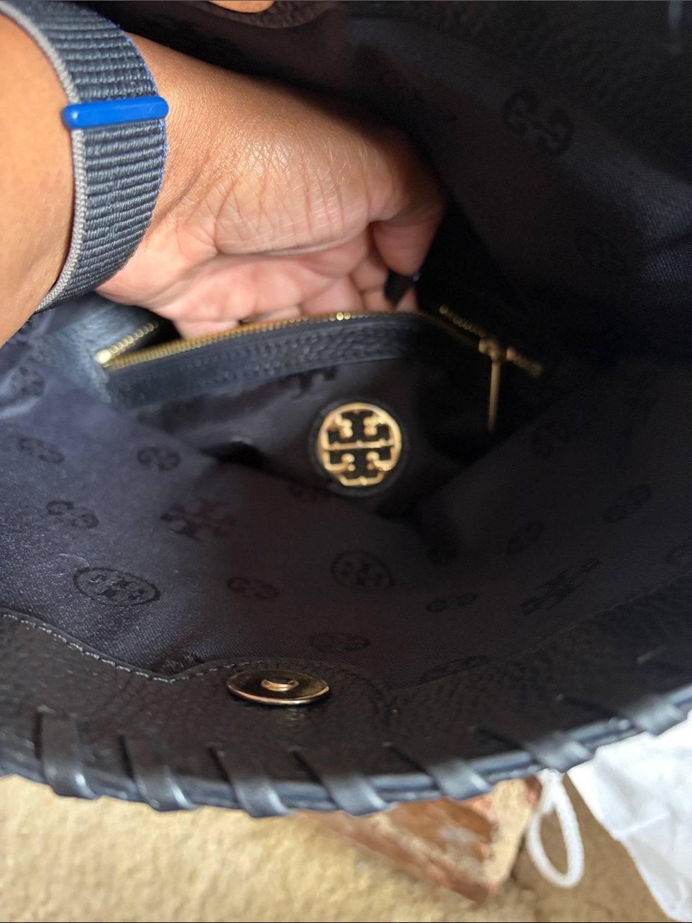Tory Burch Marion foldover crossbody bag (Black) - Picture 9 of 10